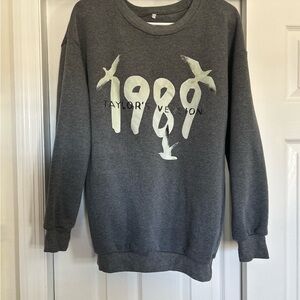 Taylor Swift 1989 Grey Crew Neck Size S